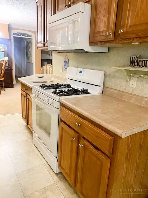 Kitchen - 1027 White Pine Dr, Ennice, NC 28623 photo 2 of 2
