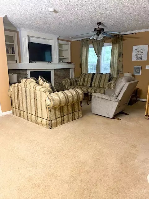 Living - 1027 White Pine Dr, Ennice, NC 28623 photo 1 of 2