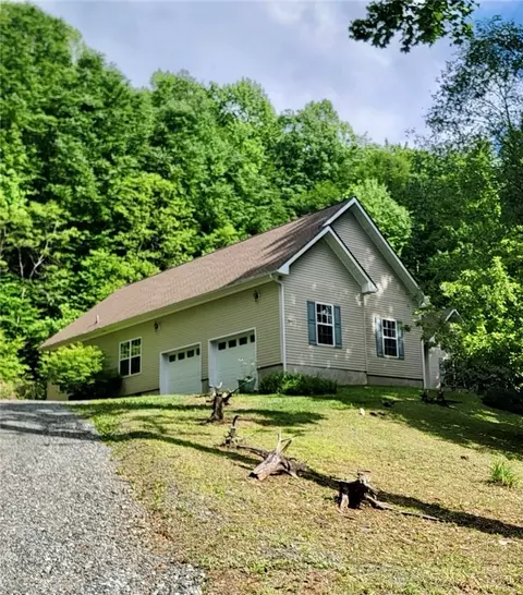 966 Burkett Rd, Boone, NC 28607