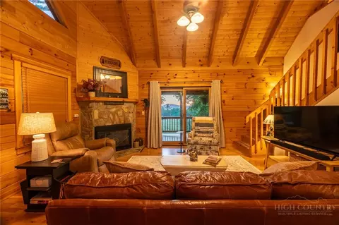Living - 351 Talon Dr, Boone, NC 28607 photo 3 of 6