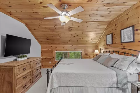 Bedroom - 135 Jake Trl, Vilas, NC 28692 photo 5 of 6
