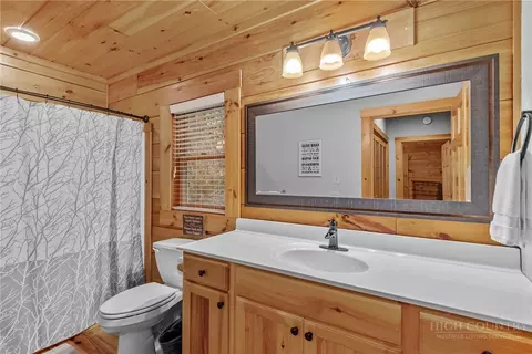 Bath - 135 Jake Trl, Vilas, NC 28692 photo 1 of 4