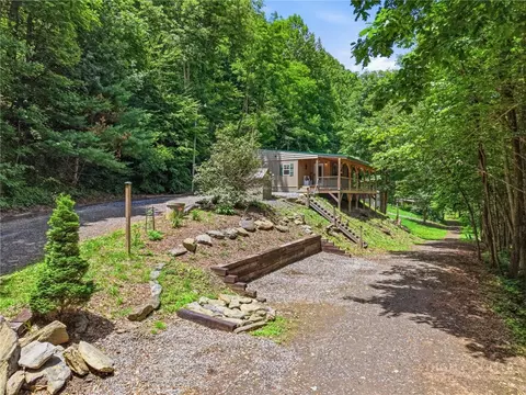 4180 Three Top Rd, Todd, NC 28684
