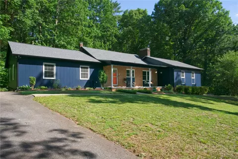 216 Eastwood Park Dr, Lenoir, NC 28645