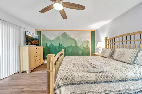 Bedroom - 101 Golf View Dr #A-1, Beech Mountain, NC 28604 photo 7 of 8