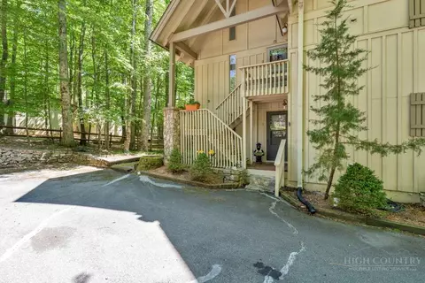 Exterior - 101 Golf View Dr #A-1, Beech Mountain, NC 28604 photo 6 of 13