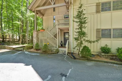 Exterior - 101 Golf View Dr #A-1, Beech Mountain, NC 28604 photo 2 of 13