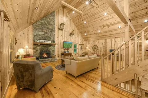 Living - 4098 Roundabout Rd, Creston, NC 28615 photo 2 of 8