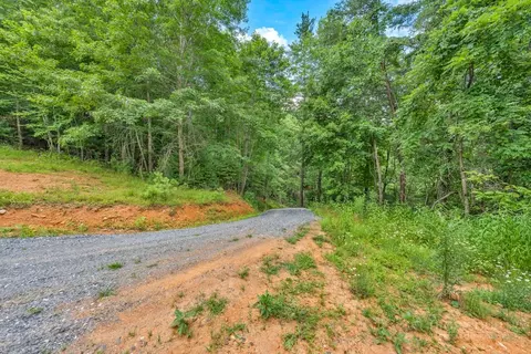 439 Howell Rd, Lansing, NC 28643 photo 16