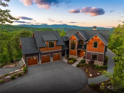 220 Persimmon Ln, Boone, NC 28607