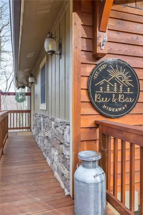 133 135 Locust Ridge Rd, Beech Mountain, NC 28604