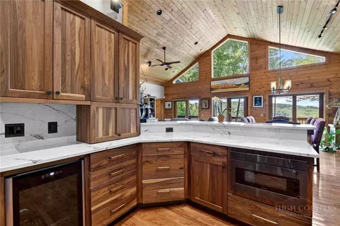 Kitchen - 173 Rhododendron Dr, Beech Mountain, NC 28604 photo 2 of 5