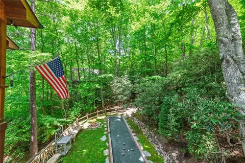 Exterior - 173 Rhododendron Dr, Beech Mountain, NC 28604 photo 10 of 14