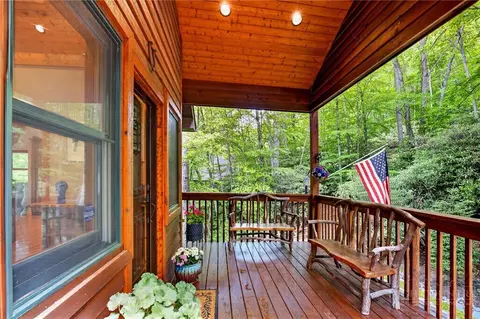 Exterior - 173 Rhododendron Dr, Beech Mountain, NC 28604 photo 13 of 14