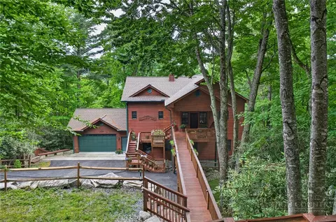 173 Rhododendron Dr, Beech Mountain, NC 28604