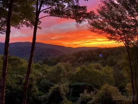 173 Rhododendron Dr, Beech Mountain, NC 28604