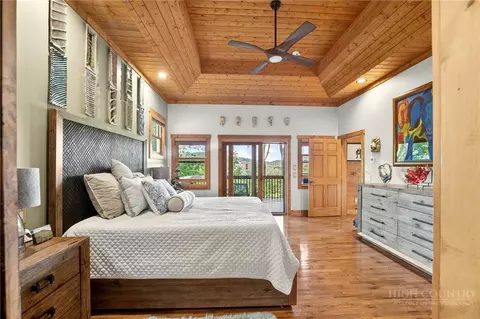 Bedroom - 173 Rhododendron Dr, Beech Mountain, NC 28604 photo 2 of 5