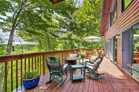 Exterior - 173 Rhododendron Dr, Beech Mountain, NC 28604 photo 9 of 14