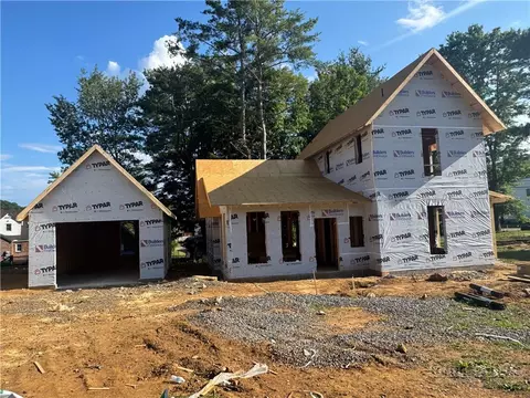 1 N Jefferson Ave, West Jefferson, NC 28694