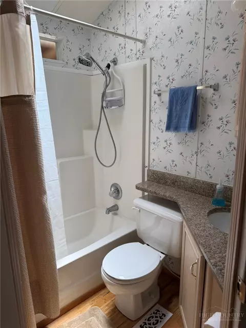 Bath - 397 Elderberry Loop, Newland, NC 28657 photo 3 of 3