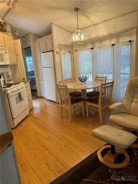 Dining - 397 Elderberry Loop, Newland, NC 28657 photo 4 of 6
