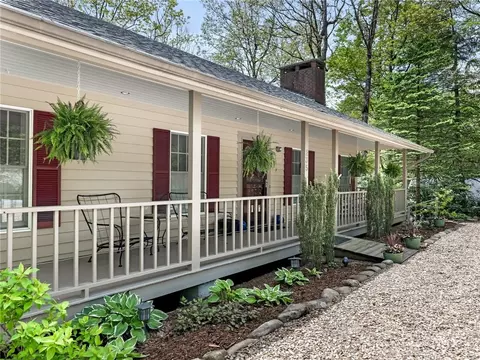 235 Valley View Rd, Blowing Rock, NC 28605