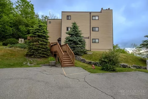 101 Sugar Ski Dr #111, Sugar Mountain, NC 28604