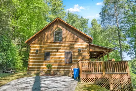 Exterior - 711 Meadow Rd, Ferguson, NC 28624 photo 1 of 6
