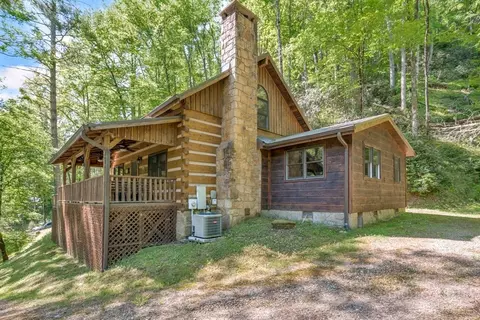 711 Meadow Rd, Ferguson, NC 28624