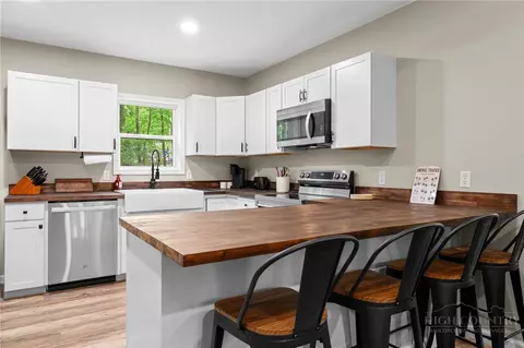 Kitchen - 100 Teaberry Trl, Beech Mountain, NC 28604 photo 2 of 4
