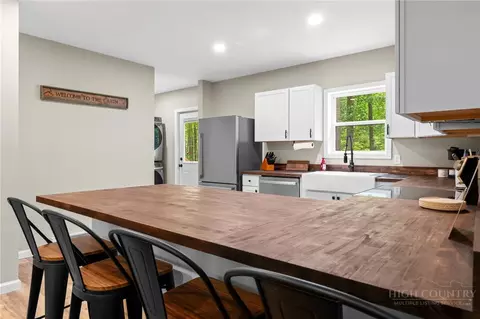 Kitchen - 100 Teaberry Trl, Beech Mountain, NC 28604 photo 4 of 4