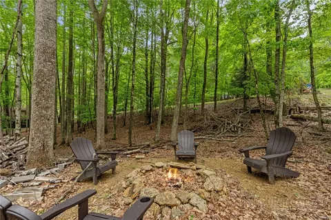 Exterior - 100 Teaberry Trl, Beech Mountain, NC 28604 photo 8 of 10
