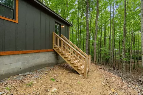 Exterior - 100 Teaberry Trl, Beech Mountain, NC 28604 photo 7 of 10