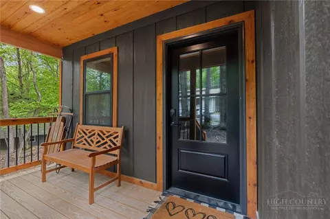 Exterior - 100 Teaberry Trl, Beech Mountain, NC 28604 photo 2 of 10