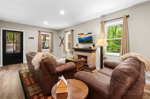 Living - 100 Teaberry Trl, Beech Mountain, NC 28604 photo 1 of 4