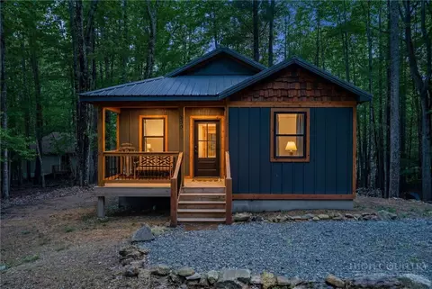 100 Teaberry Trl, Beech Mountain, NC 28604