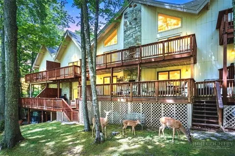Exterior - 101 Golf View Dr #3, Beech Mountain, NC 28604 photo 3 of 6