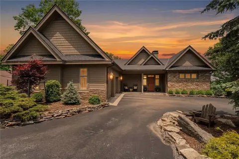 132 Grassy Gap Loop Rd, Beech Mountain, NC 28604