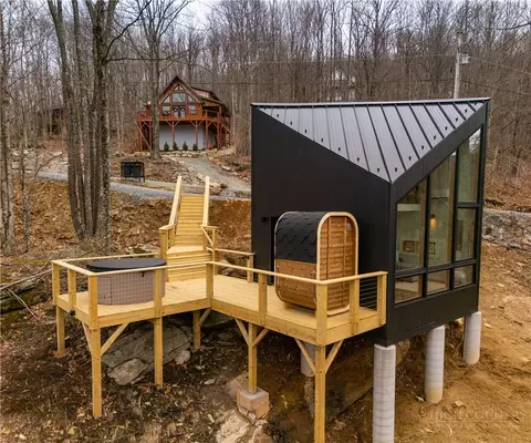 Exterior - 234 Wild Daisy Ln, Beech Mountain, NC 28604 photo 1 of 7