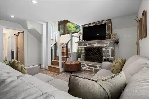 Living - 146 Trillium Rdg, Boone, NC 28607 photo 2 of 8