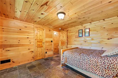 Bedroom - 310 Locust Point Dr, Boone, NC 28607 photo 6 of 9