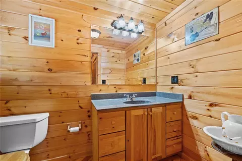 Bath - 310 Locust Point Dr, Boone, NC 28607 photo 1 of 4
