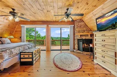 Bedroom - 310 Locust Point Dr, Boone, NC 28607 photo 1 of 9