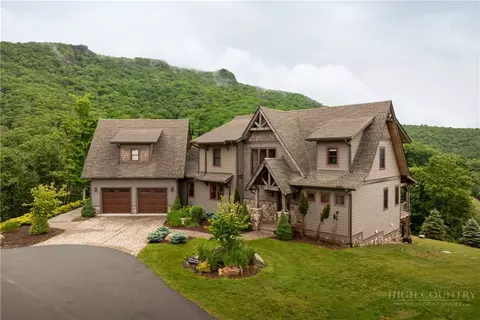 76 Valley Watch Ct, Banner Elk, NC 28604