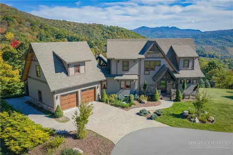 76 Valley Watch Ct, Banner Elk, NC 28604