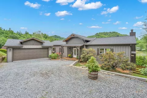 338 Woodbriar Dr, Sugar Grove, NC 28679