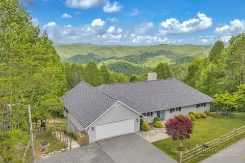 784 Alpine Dr, Seven Devils, NC 28604