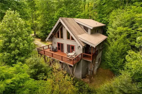 134 Hews Cir, Blowing Rock, NC 28605