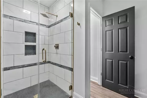 Bath - 169 Chandy St, Boone, NC 28607 photo 3 of 4