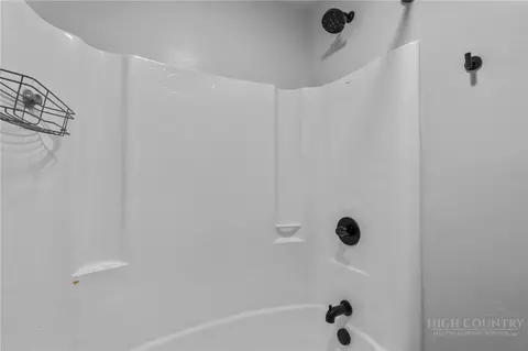 Bath - 169 Chandy St, Boone, NC 28607 photo 2 of 4